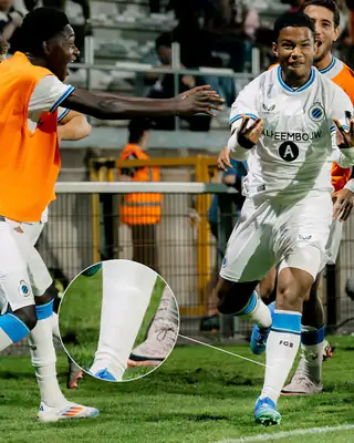 Club Brugge player with custom pads